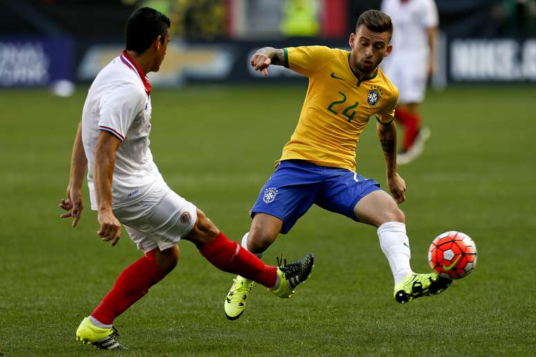 Lucas Lima "herdou" a camisa 10 de Neymar