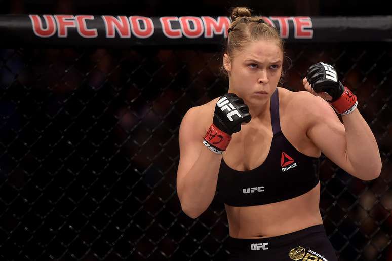 Ronda Rousey é campeã peso galo do UFC e a principal musa do esporte