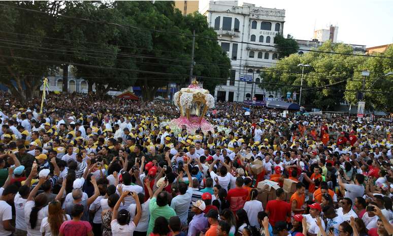 Procissão do Círio de Nossa Senhora de Nazaré, a maior manifestação religiosa Católica do Brasil e um dos maiores eventos religiosos do mundo