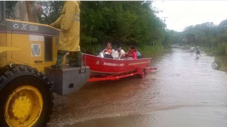 Fortes chuvas em todo o Rio Grande do Sul já duram duas semanas e afetaram mais de 20 mil pessoas