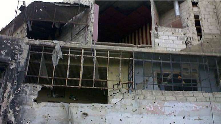 Zizit tinha sua própria clínica em Damasco, que foi destruída pelo conflito