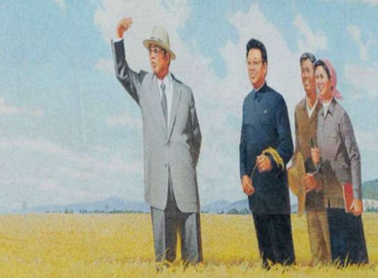 Kim Il-sung (à esq.) é considerado o pai da nação norte-coreana. Ao seu lado, o filho Kim Jong-il 