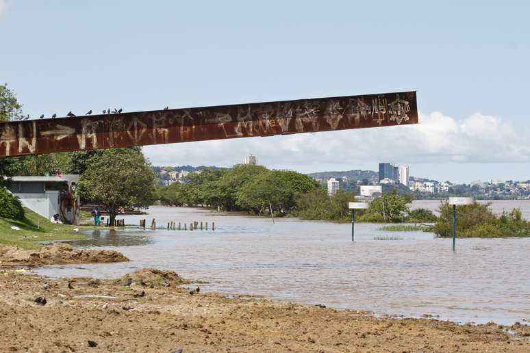 Impacto das chuvas em Porto Alegre