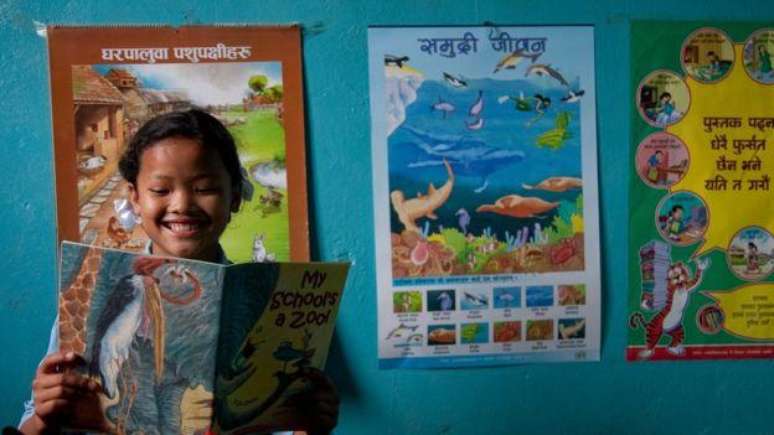 ONG trabalha publicando livros em idiomas locais