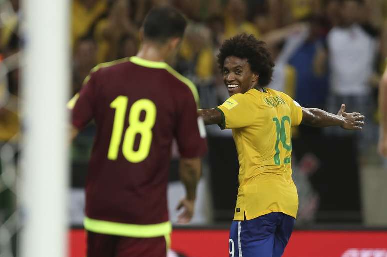 Destaque da partida, Willian fez dois gols no primeiro tempo