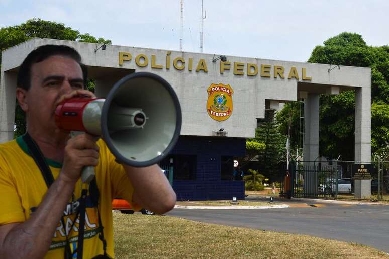 Movimento Vem Pra Rua faz a&ccedil;&otilde;es de apoio &agrave; Opera&ccedil;&atilde;o Lava Jato e ao trabalho desenvolvido pela Pol&iacute;cia Federal, Justi&ccedil;a Federal e pelo Minist&eacute;rio P&uacute;blico Federal