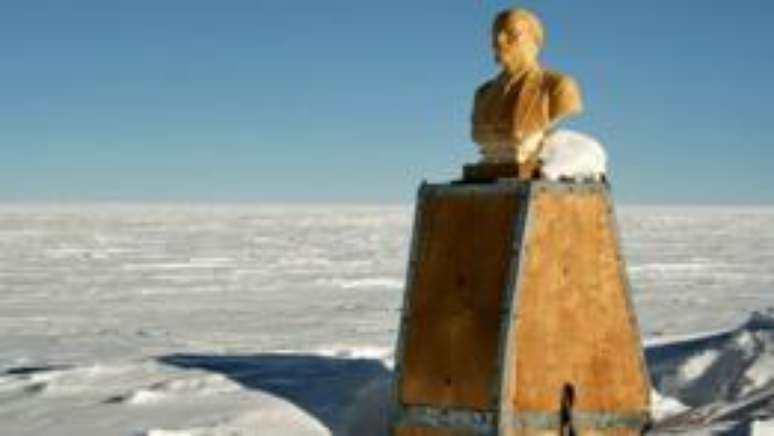 Um busto de Lênin marca o Polo Sul de Inacessibilidade