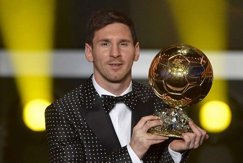 O argentino Lionel Messi é o maior vencedor do prêmio de melhor do mundo da Fifa. Ele faturou o troféu em 2009. 2010. 2011 e 2012
