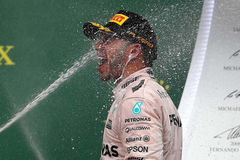 Lewis Hamilton comemora vit&oacute;ria no GP dos EUA e seu tricampeonato na F&oacute;rmula 1.