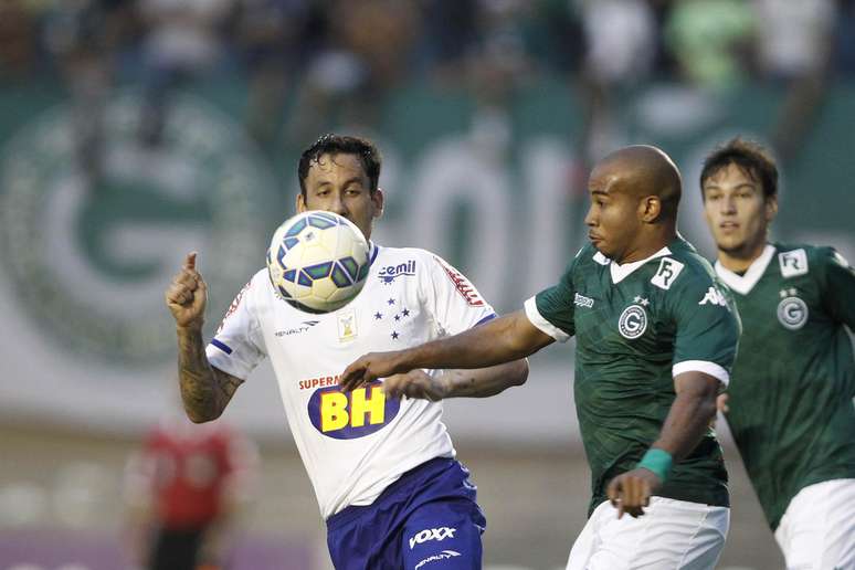 Patrick, jogador do do Goiás, durante partida contra o Cruzeiro