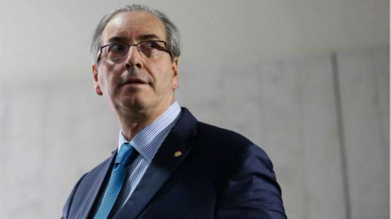 Segundo justificativa de projeto de Eduardo Cunha, política pró-aborto visa "controle populacional"