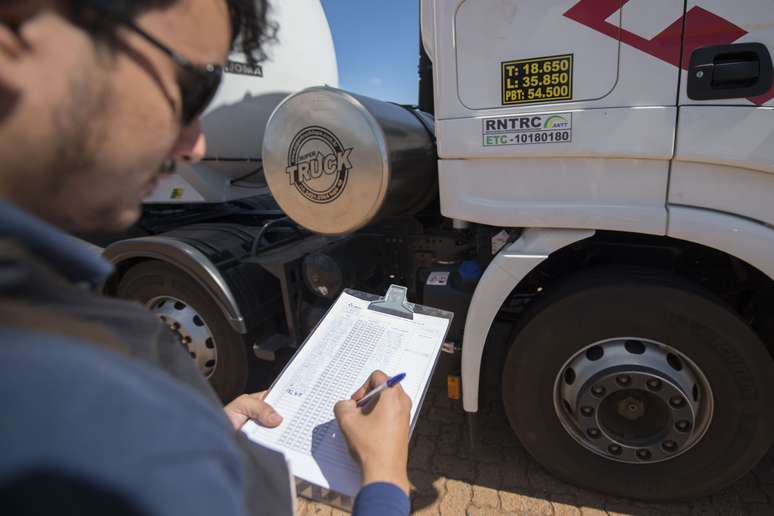 Registro é obrigatório para todo transportador rodoviário remunerado de cargas