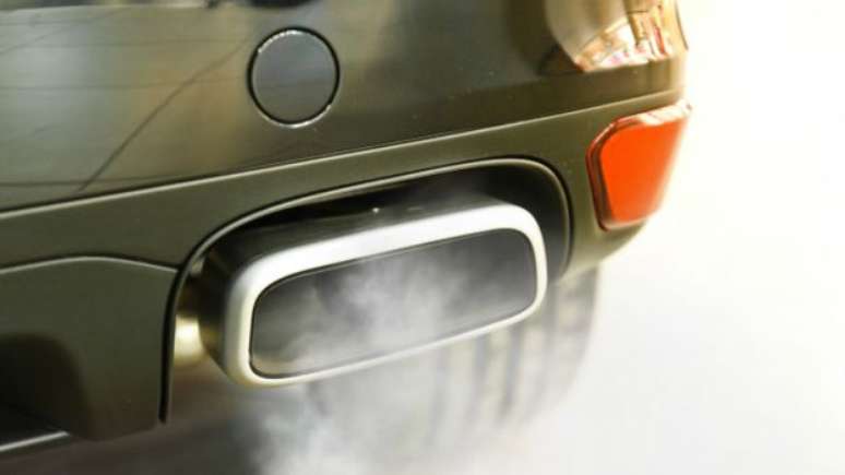 Fumaça emitida por motores alimentados a diesel contém nitroarenos, compostos resultantes da combustão incompleta do combustível