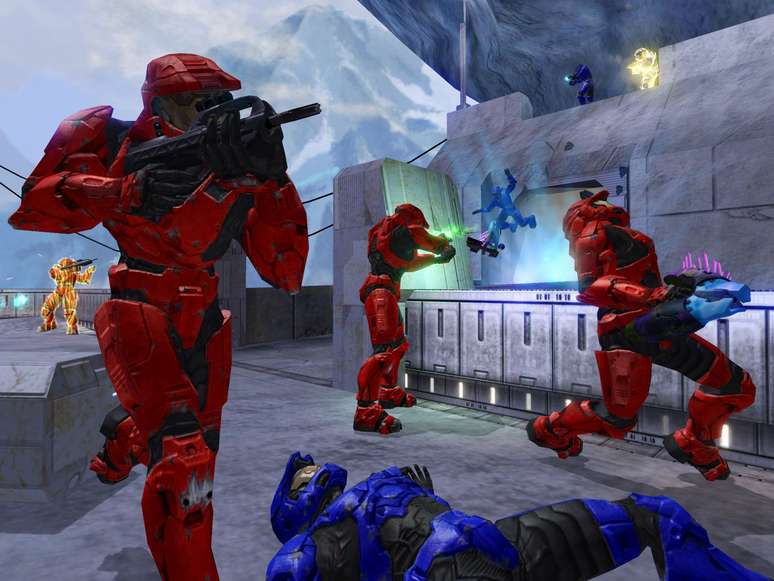 Lançado em 2004, Halo 2 representou um salto considerável nos jogos de tiro com multiplayer online
