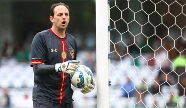 Rogério Ceni pode voltar ao gol do São Paulo e fazer sua última partida diante do Goiás