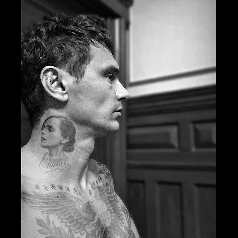 James Franco e sua tatuagem fake de Emma Watson