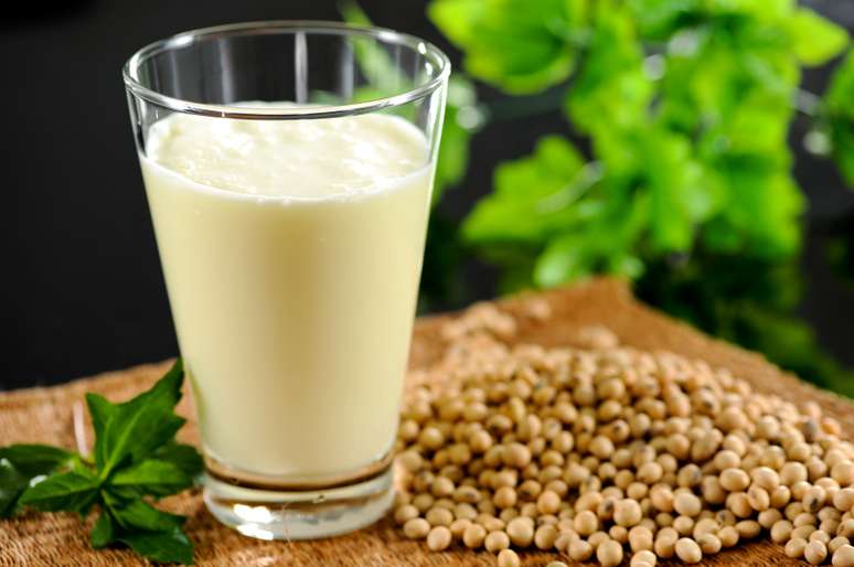 Uma dieta rica em proteínas de soja e isoflavonas pode proteger as mulheres na menopausa do enfraquecimento dos ossos e da osteoporose