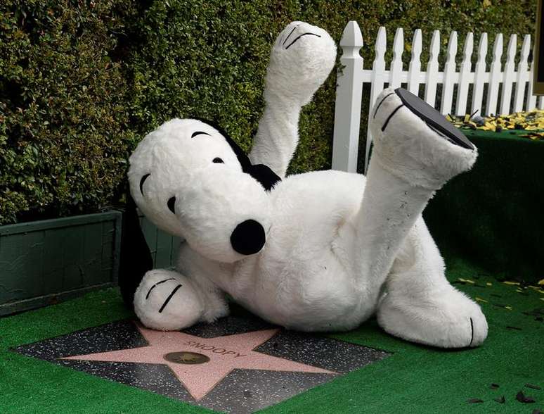 Alguns dias antes da estreia do longa "Snoopy e Charlie Brown: Peanuts, o Filme", o cãozinho ganhou uma estrela na calçada mais famosa de Hollywood  