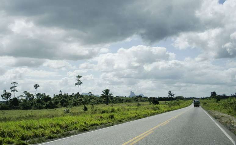 Transporte rodoviário responde por até 60% do volume de mercadorias no Brasil. Aplicativos de carga prometem mudar mercado. Foto: iStock/Getty Image