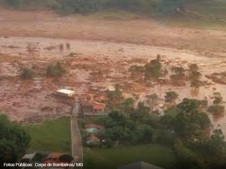 Onda de água e lama causou muita destruição na região de Mariana (MG)