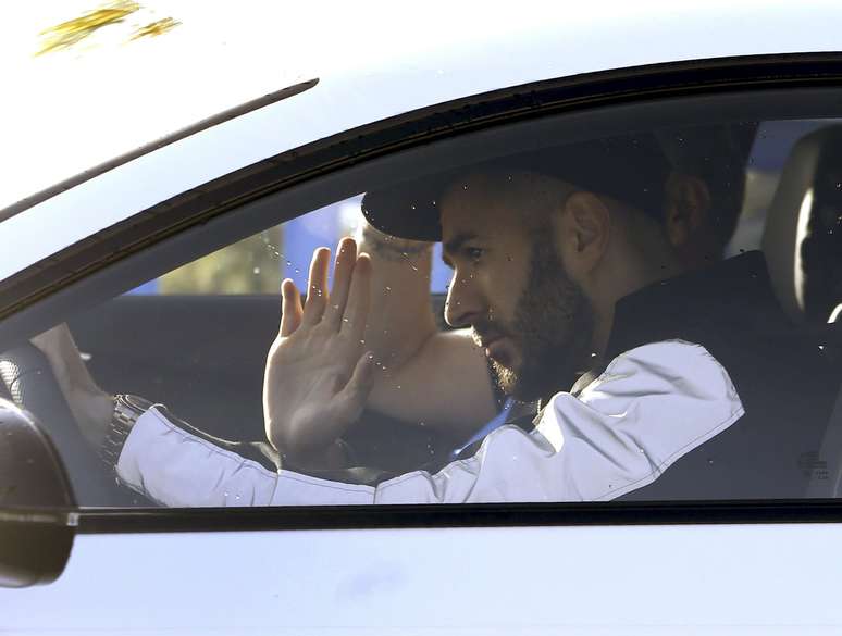 Benzema passou madrugada de quinta-feira detido na França