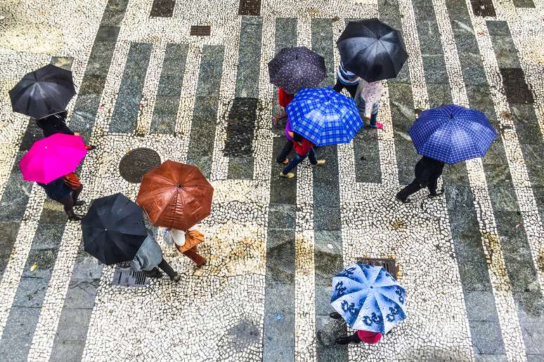 Há previsão de pancadas de chuva no período da tarde desta segunda-feira (9)