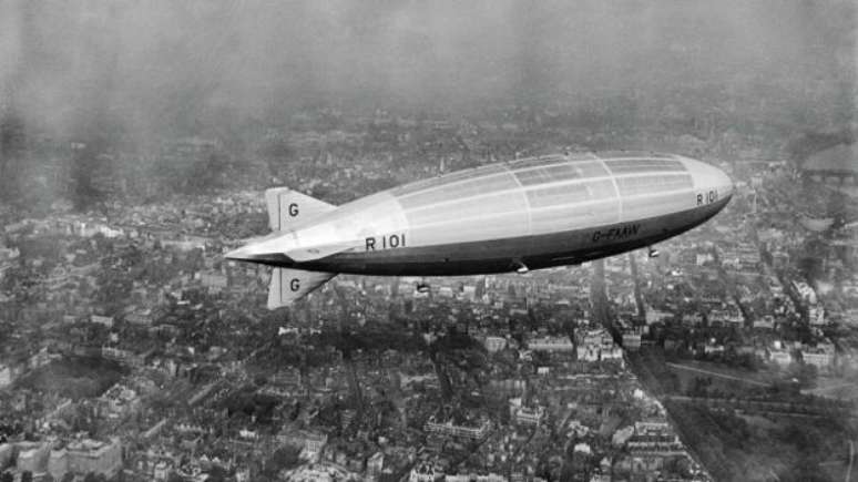 Acidente com dirigível R101 (na foto em voo teste sobre Londres, em 1929) é tema de nova música