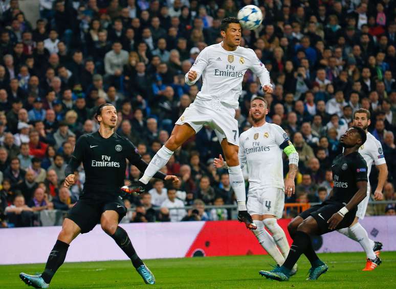 Ibrahimovic e Cristiano Ronaldo se enfrentaram pela Liga dos Campeões
