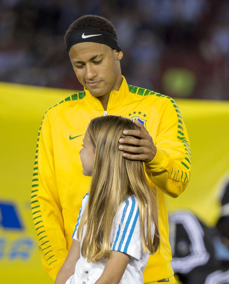 Clássico em Buenos Aires marcou a volta de Neymar para a Seleção após cumprir