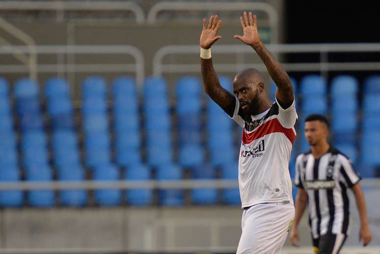 Veterano Grafite deixou a sua marca contra o Botafogo