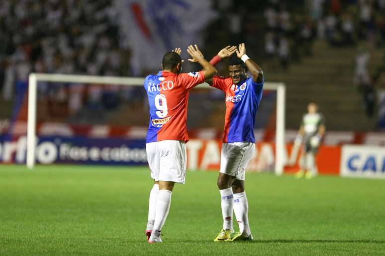 Lúcio Flávio marcou o único gol do jogo aos 11 minutos do 1º tempo