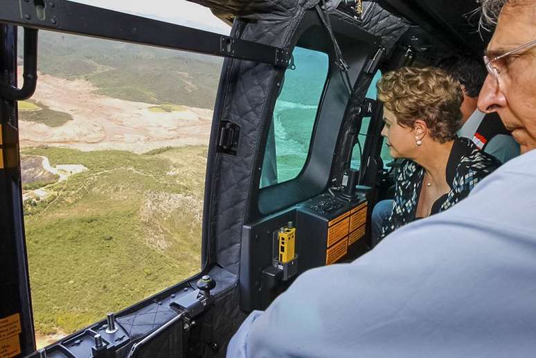 Dilma sobrevoou a região atingida no dia 12 de novembro