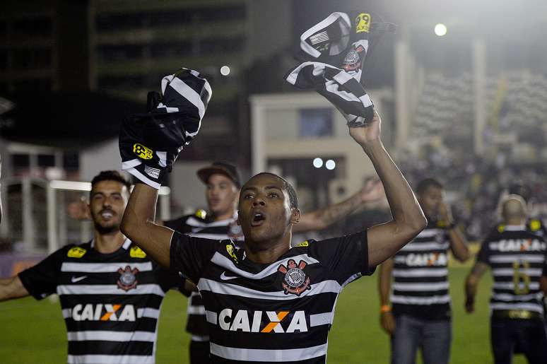 Campeão pelo Corinthians em 2015, Elias deve seguir para o futebol chinês