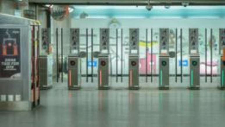 Metrô de Bruxelas foi fechado diante de ameaça de possíveis ataques de extremistas