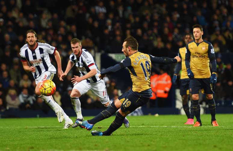 Cazorla escorregou e perdeu p&ecirc;nalti para o Arsenal