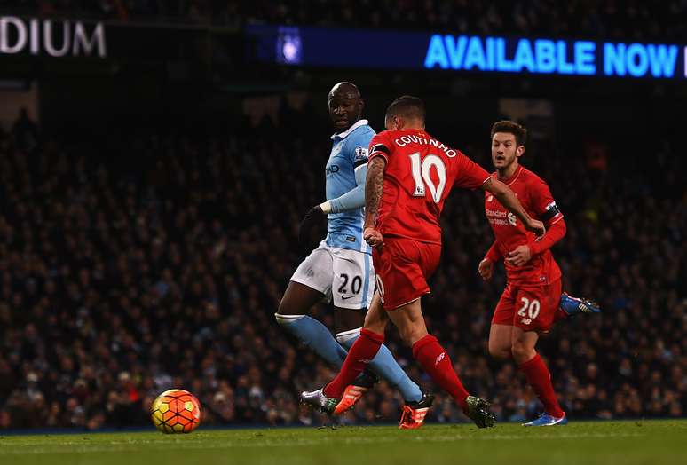 Coutinho fez um dos gols do Liverpool em vitória sobre o City