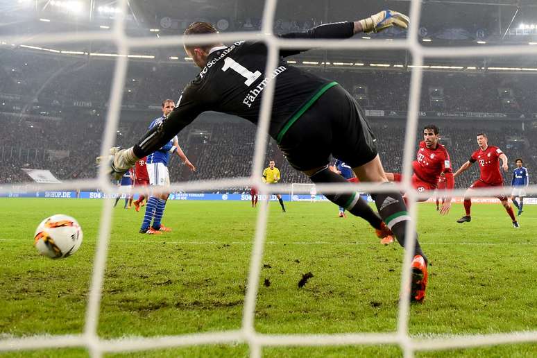 De cabeça, Javi Martinez marcou o segundo gol do Bayern