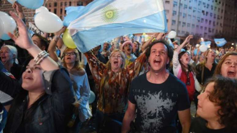 Apoiadores de Macri comemoraram no Obelisco, ponto turístico de Buenos Aires