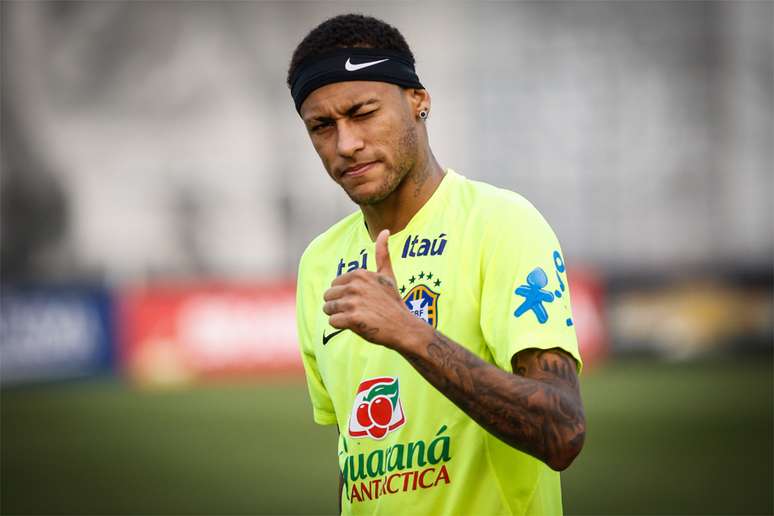 Negociação de Neymar com o Barcelona segue sob investigação