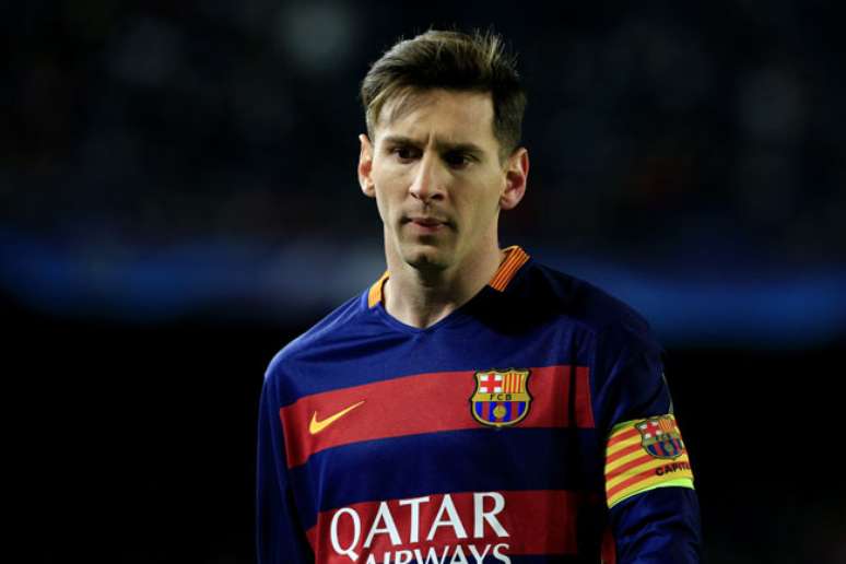 Melhor do mundo por quatro vezes com a camisa do Barcelona, Messi pode ir para o futebol inglês para ganhar R$ 4,5 milhões por semana