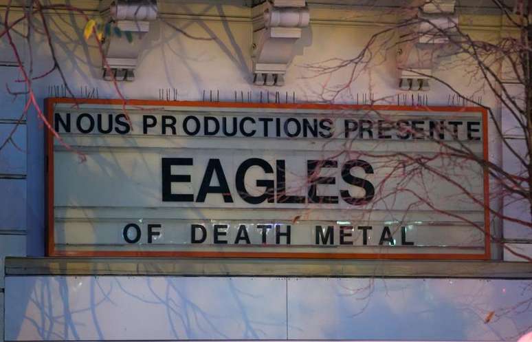 Cartaz que anunciava o show da banda Eagles of Death Metal no Bataclan