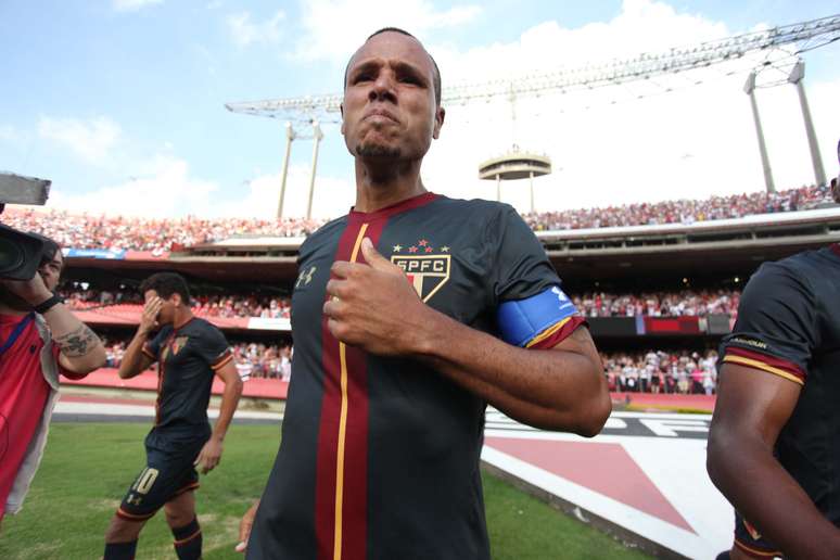 Na despedida, Luis Fabiano marcou seu gol de número 212 com a camisa do São Paulo