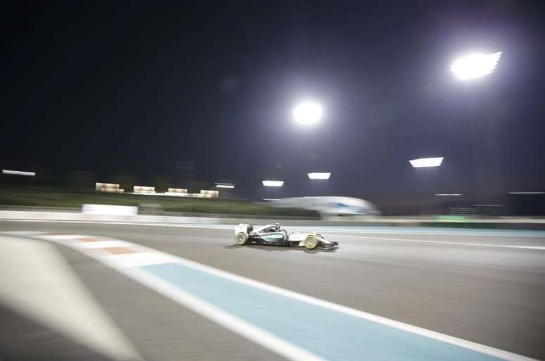 Nico Rosberg vence último GP da temporada de F1 2015