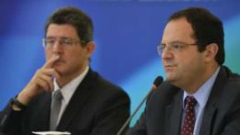 Ministros da Fazenda, Joaquim Levy, e do Planejamento, Nelson Barbosa, anunciam cortes