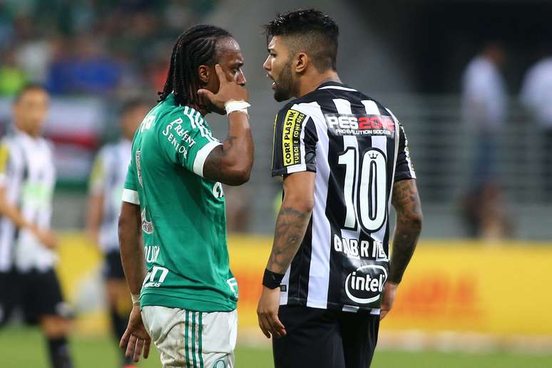 Arouca se desentendeu com Gabigol durante a partida no Allianz Parque