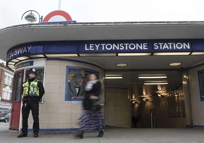 O ataque aconteceu na Estação Leytonstone; uma pessoa ficou gravemente ferida