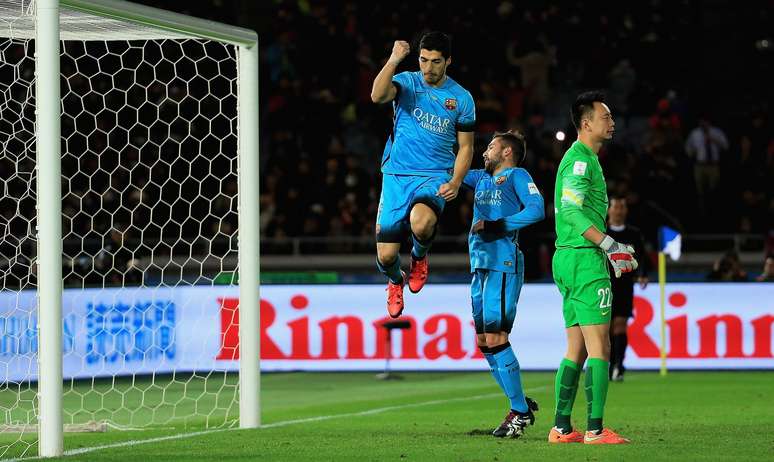 Suárez marca que até então apenas Pelé conseguiu: um hat-trick em Mundial