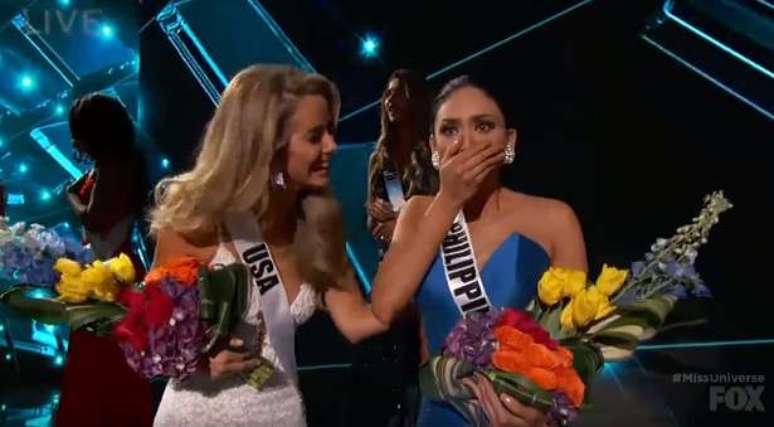 Miss Filipinas ao saber que era a verdadeira vencedora (Foto: Reprodução/YouTube/Canal FoxTV)