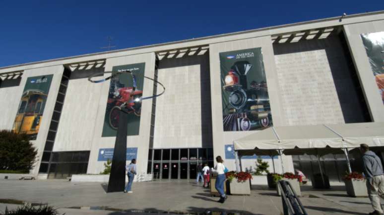 Duas galerias foram totalmente consumidas pelo fogo em inc&ecirc;ndio que atingiu Museu Nacional de Hist&oacute;ria Americana em Washington, nos EUA, em 1970