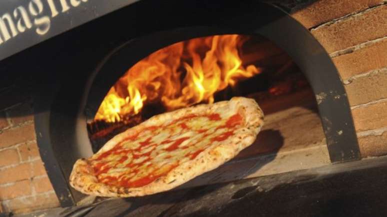 Os fornos a lenha onde são feitas as pizzas são um dos fatores que tornaram San Vitaliano uma das cidades mais poluídas da Itália